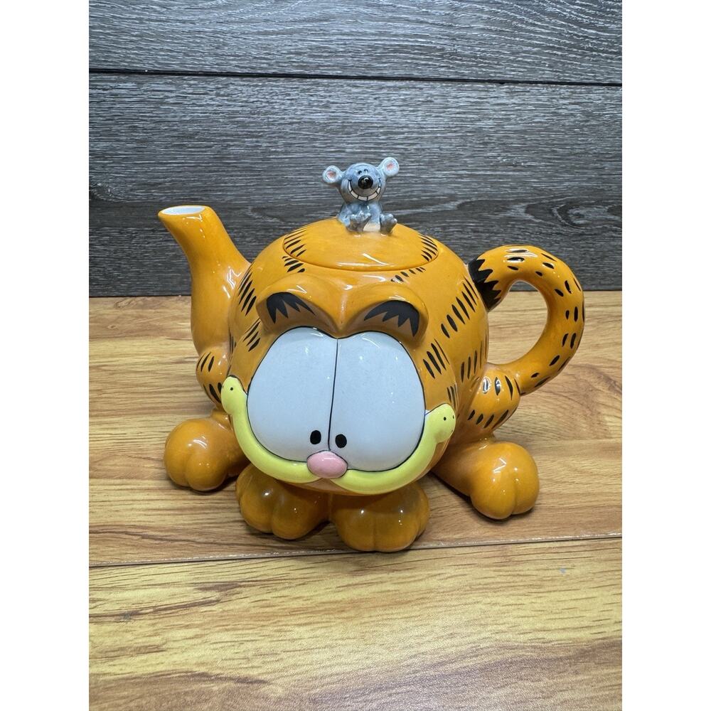 Garfield Ceramic Teapot with Squeak the Mouse Lid Collectible Cartoon Teaware